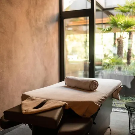 Muchele Hotel Postal / Burgstall