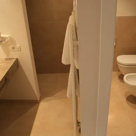 Hotel Muchele Postal / Burgstall
