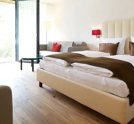 Hotel Muchele Postal / Burgstall